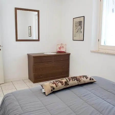 M304 - Marcelli, Trilocale Con Ampio Giardino Apartamento Marcelli